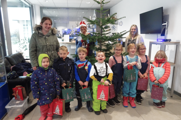 Webseite News Weihnachtsbaum Kinder - 2